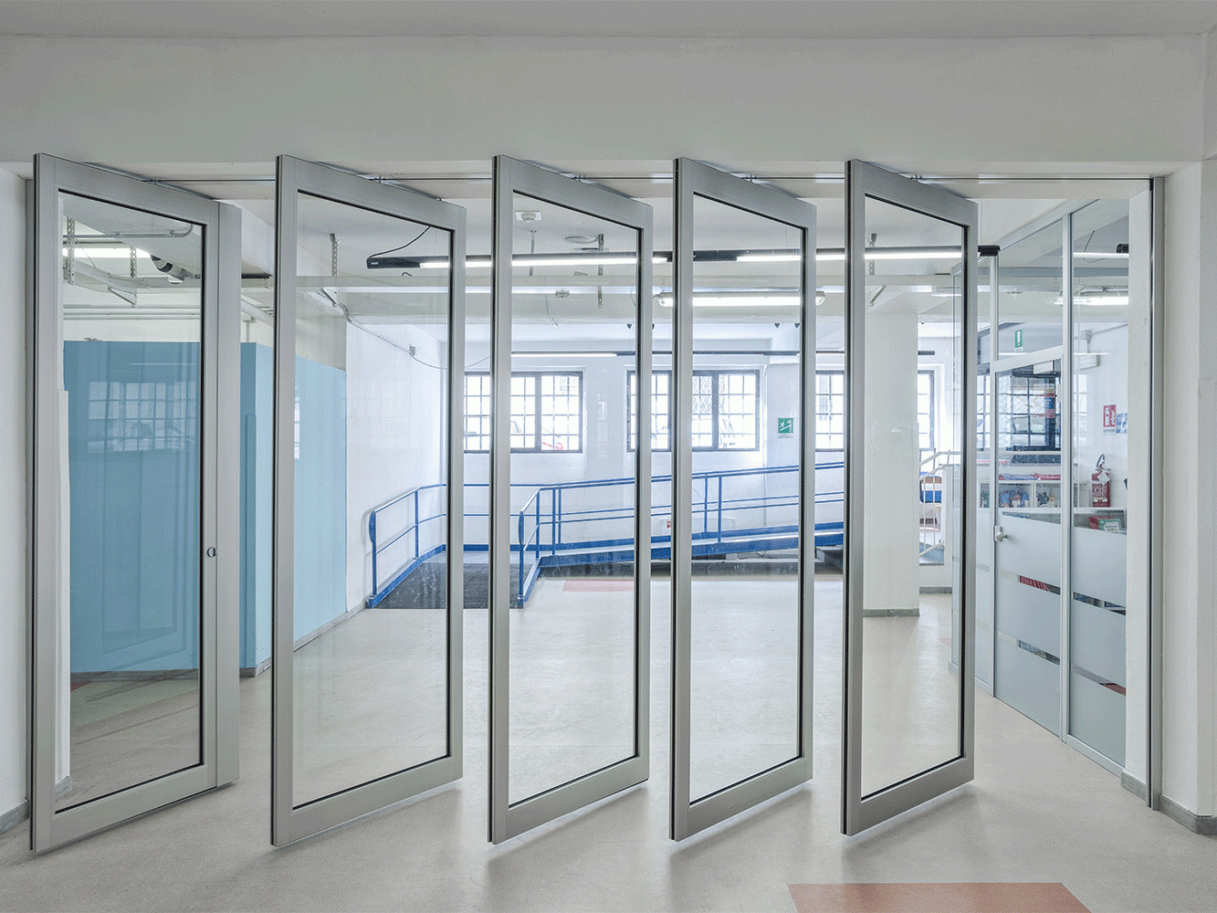 Istituto scolastico bilingue pareti manovrabili