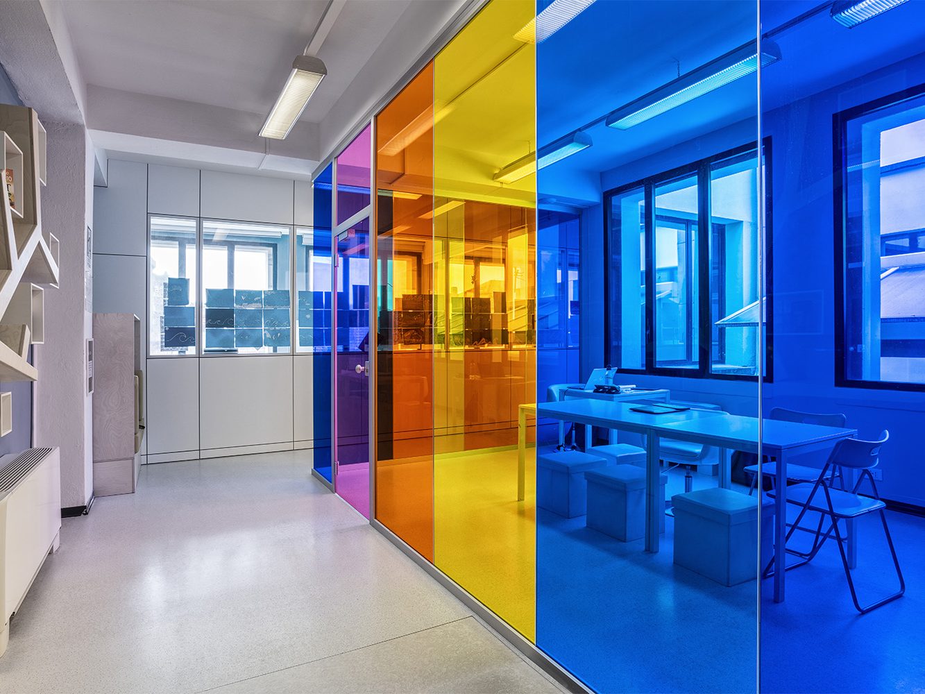 Istituto scolastico bilingue pareti vetrate