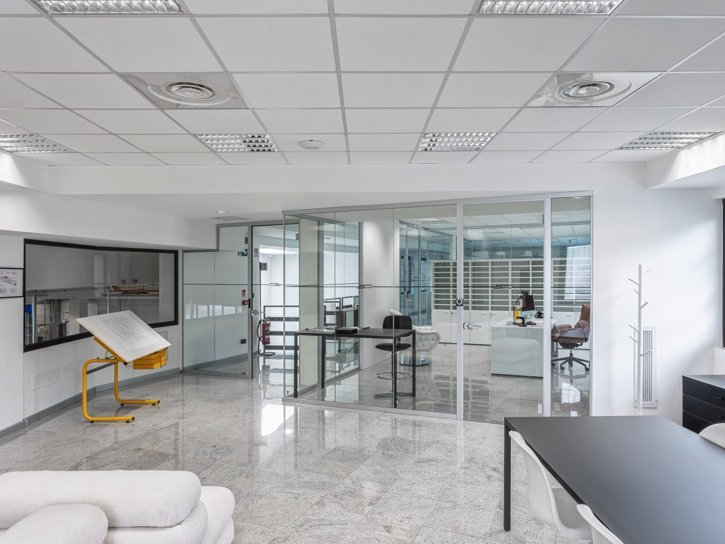 Realizzazione di uffici direzionali e operativi + sala break per Sylvie