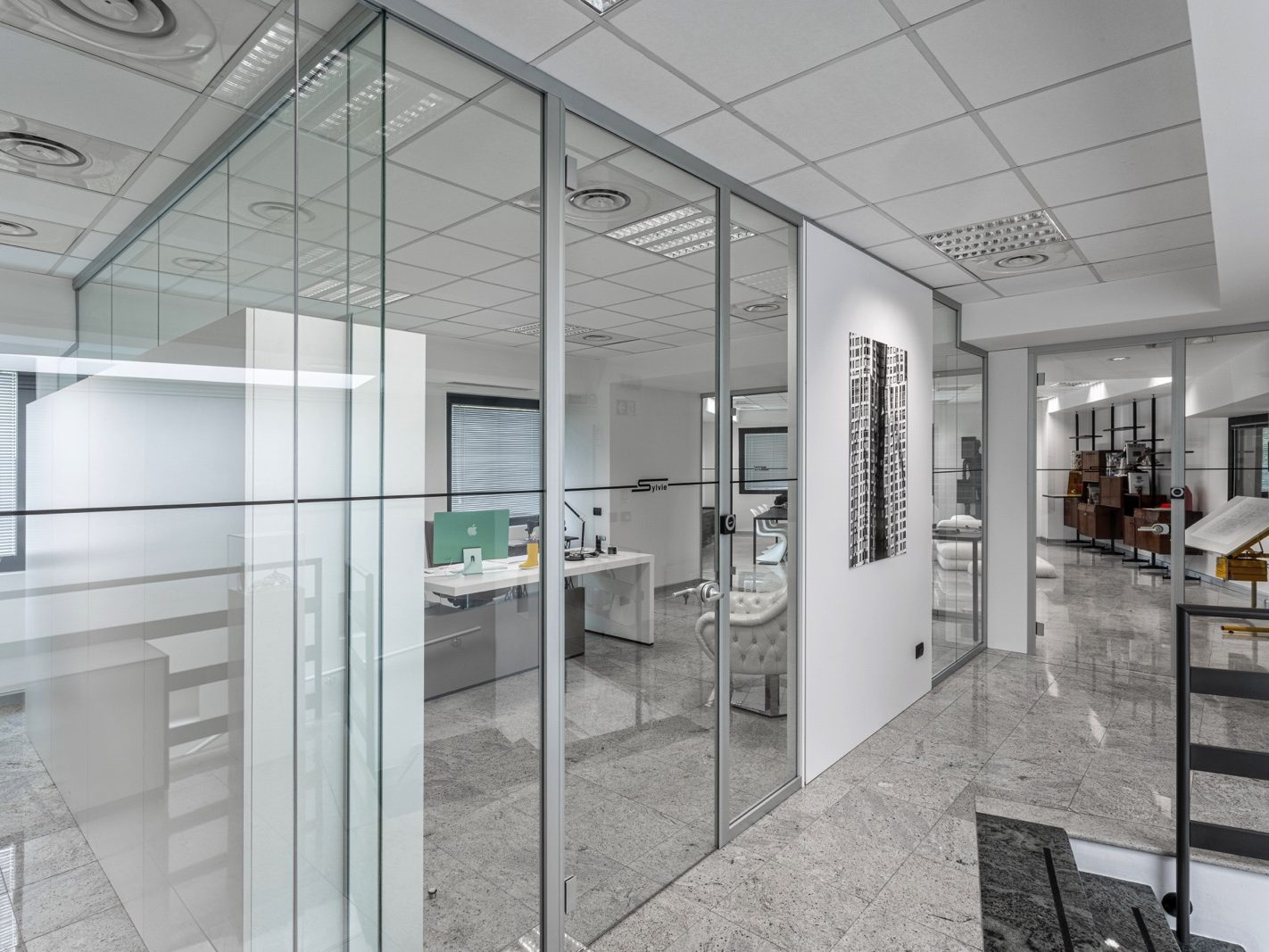 Realizzazione di uffici direzionali e operativi + sala break per Sylvie