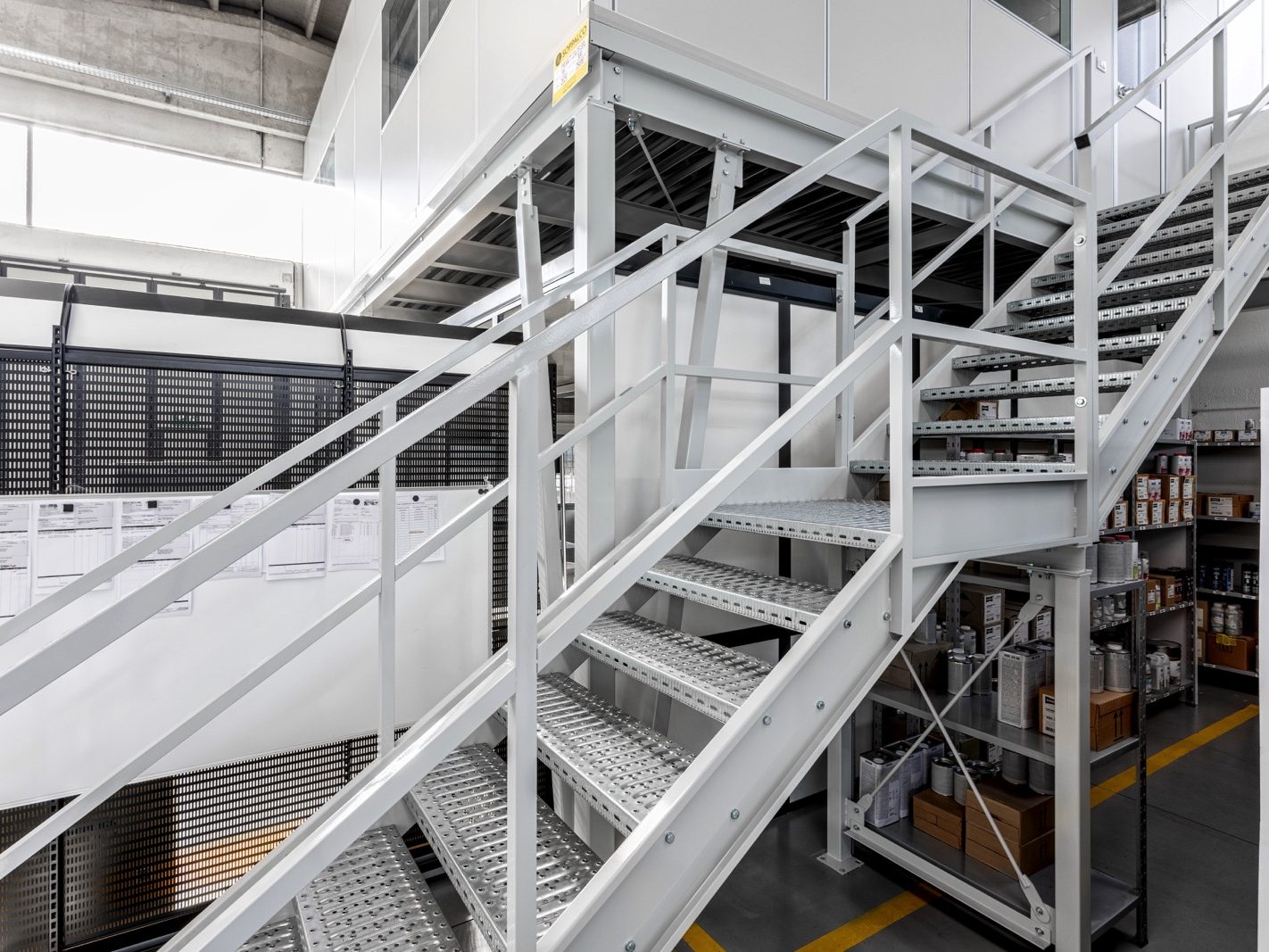 Realizzazione di un nuovo blocco uffici su due livelli per Proget Color