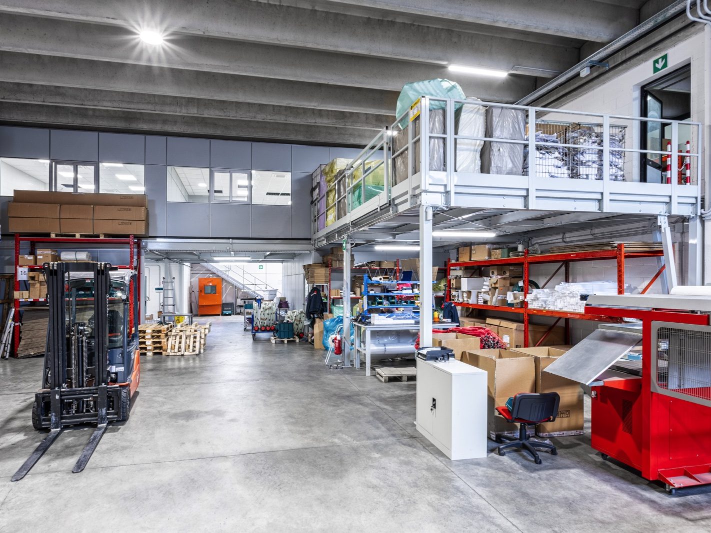 Realizzazione di nuovi spazi tecnici e uffici, con spazi differenziati e funzionali per laboratori, sale prove e area direzionale per Sisgeo